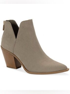 Wild Pair Women's Leilanii V Pointed Toe Booties- Size 6.5M